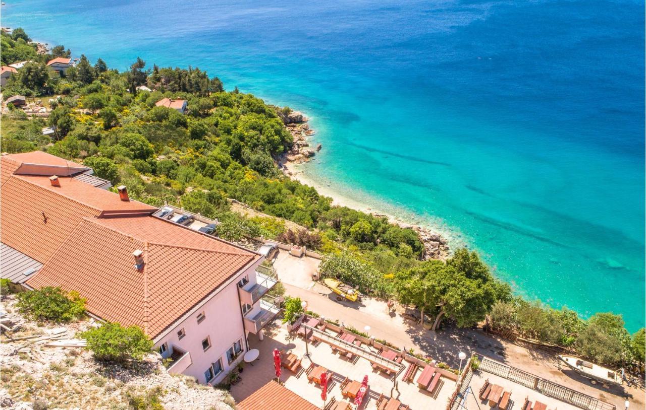 Nice Apartment In Stara Baska 1 With Wifi エクステリア 写真